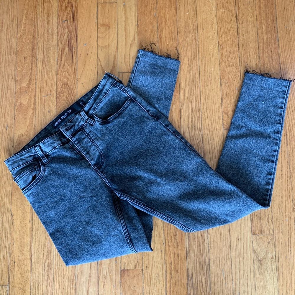 — Denim Co — Faded Black Spray On Jeans